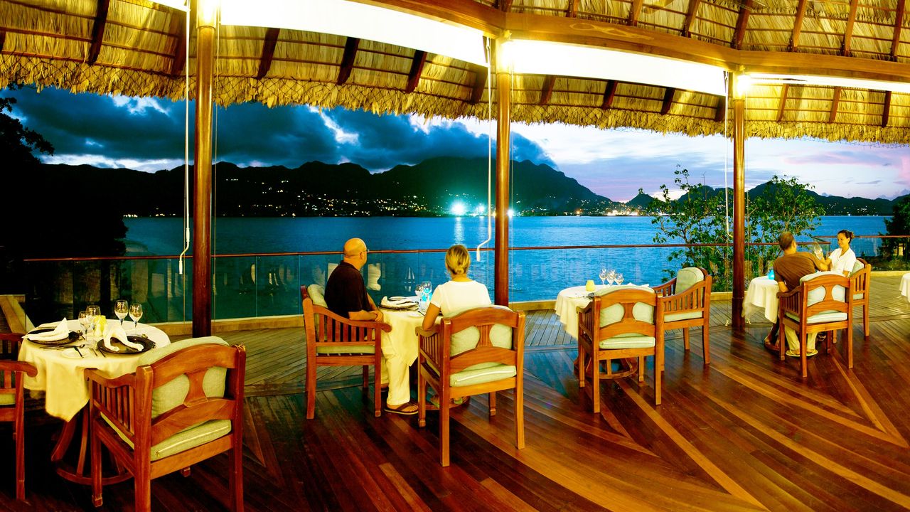 Cerf Island Resort Transfers Cerf Island Resort Transfers